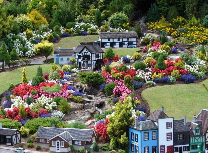 Crowndale Torquay - Exclusively For Adults Bed & Breakfast Exterior photo